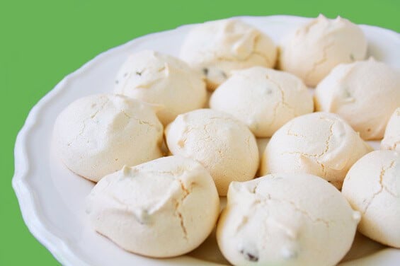 35-Calorie Chocolate Chip Meringue Cookies | gimmesomeoven.com 35-Calorie Chocolate Chip Meringue Cookies | gimmesomeoven.com