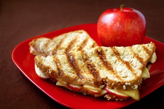 Smoked-Gouda-Grilled-Cheese-with-Apples-and-Bacon Smoked-Gouda-Grilled-Cheese-with-Apples-and-Bacon