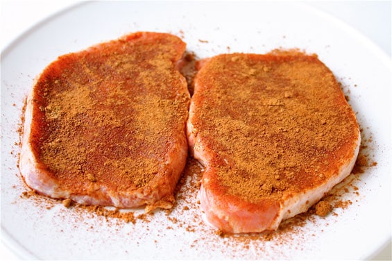 Cocoa & Chili Rubbed Pork Chops Recipe | gimmesomeoven.com