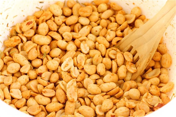 Spicy Rosemary Peanuts Recipe | gimmesomeoven.com