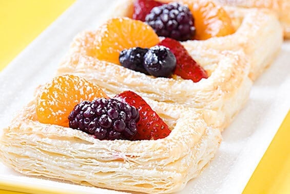 Berry & Ricotta Danishes Recipe | gimmesomeoven.com