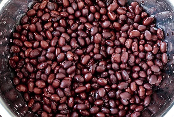 Black Bean Hummus Recipe | gimmesomeoven.com
