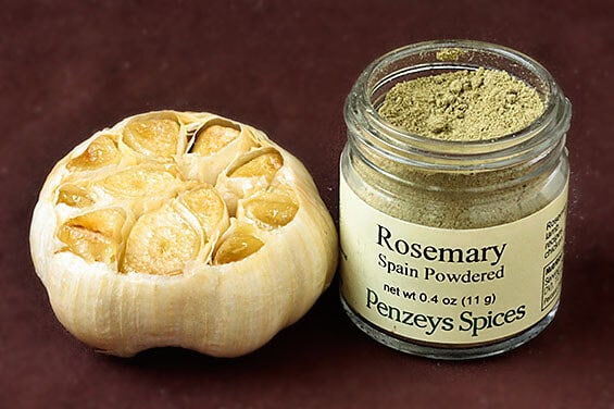 Roasted Garlic, Rosemary & White Bean Hummus | gimmesomeoven.com