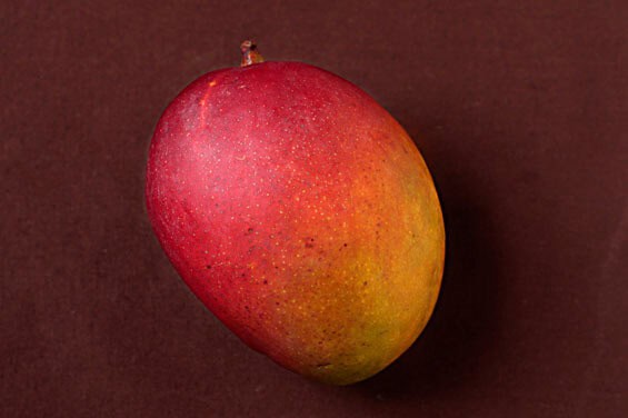 How To: Select, Peel & Dice A Mango | gimmesomeoven.com