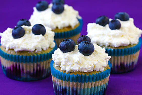 Blueberries & Cream Cupcakes | gimmesomeoven.com