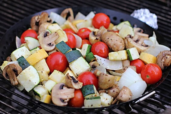 Easy Grilled Vegetables | gimmesomeoven.com