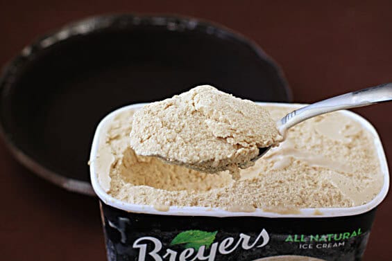 10-Minute Ice Cream Pie | gimmesomeoven.com