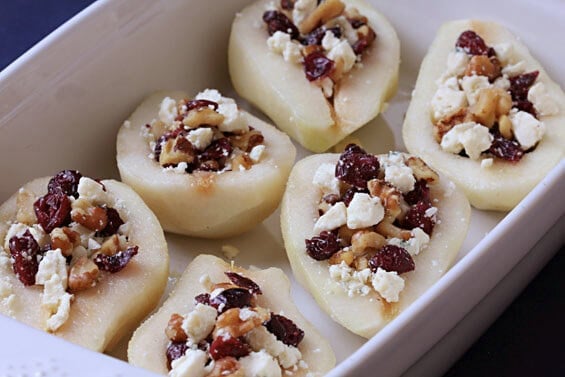Roasted Pear, Blue Cheese & Arugula Salad | gimmesomeoven.com