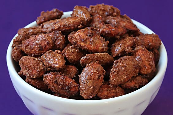 Spiced Cocoa Roasted Almonds | gimmesomeoven.com
