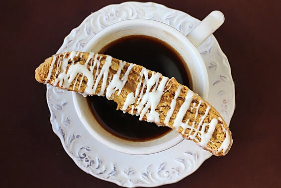 Pumpkin Pie Biscotti | gimmesomeoven.com