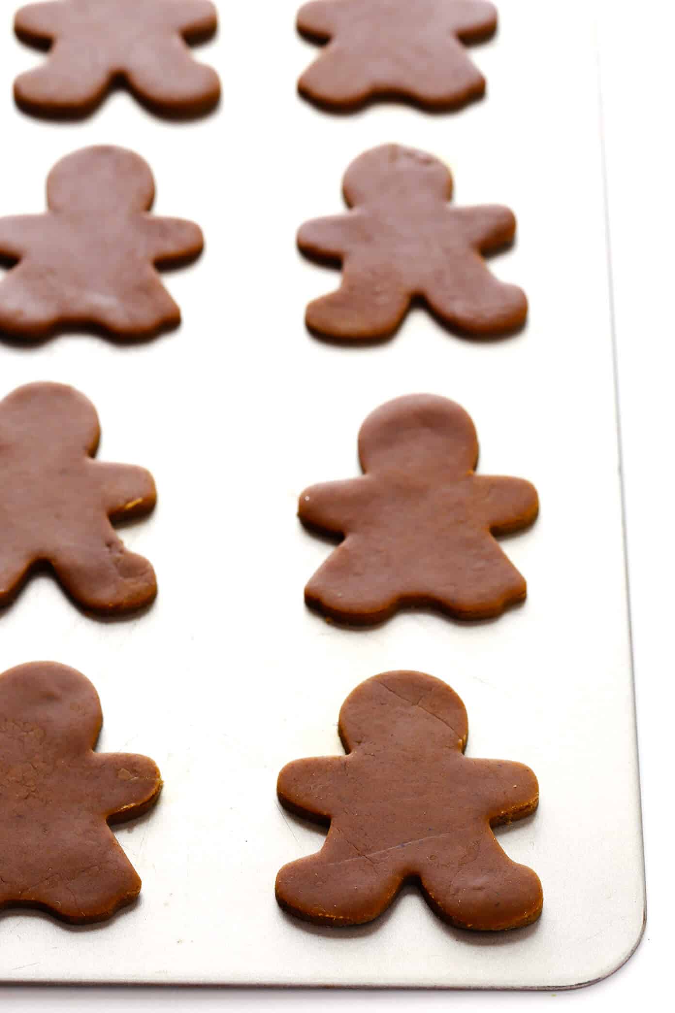 My favorite Gingerbread Cookies recipe! It's easy to make as soft or as crispy as you'd like, the cookies are easy to cut out and decorate, and they are perfect for the holidays! | Gimme Some Oven #gingerbread #cookies #christmas #holiday #ginger #frosting #icing #dessert How To Make Gingerbread Man