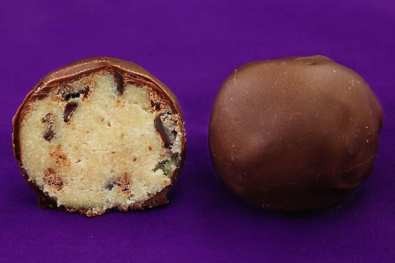 Chocolate Chip Cookie Dough Truffles | gimmesomeoven.com
