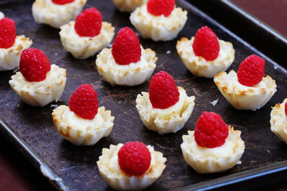 Brie & Raspberry Phyllo Cups | gimmesomeoven.com