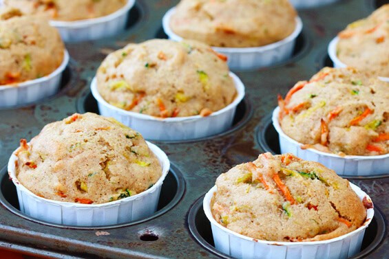 Carrot & Zucchini Muffins | gimmesomeoven.com