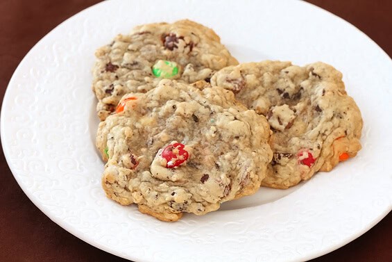 Granola M&M Cookies | gimmesomeoven.com
