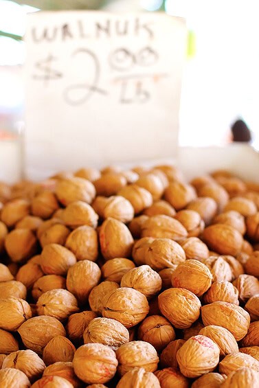 walnuts-srgb