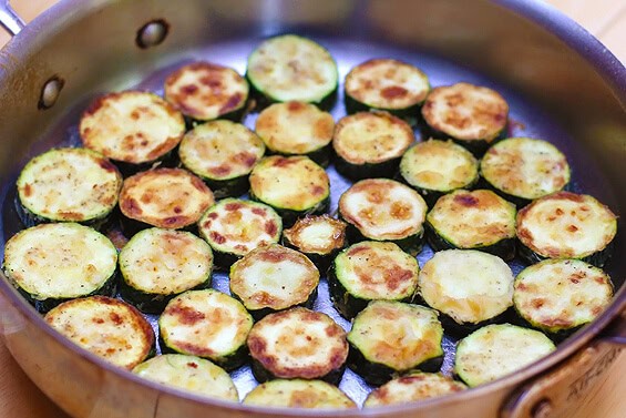Zucchini Parmesan | gimmesomeoven.com