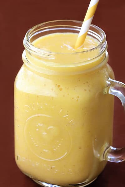 Pineapple Ginger Smoothie | gimmesomeoven.com