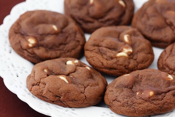 Bailey's Chocolate Cookies | gimmesomeoven.com