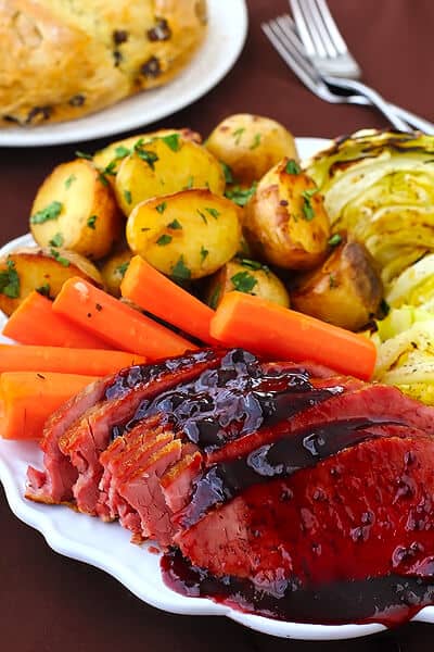 Glazed Corned Beef | gimmesomeoven.com