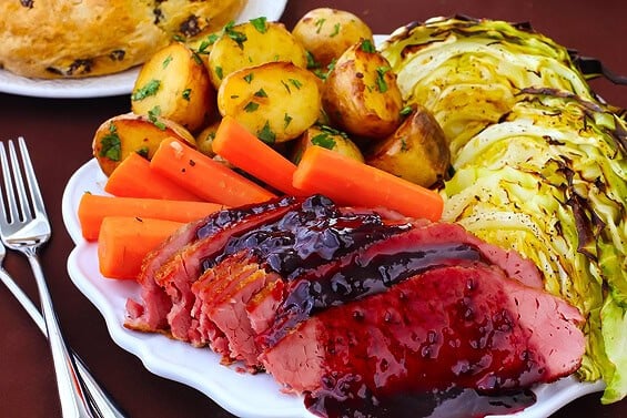 Glazed Corned Beef | gimmesomeoven.com