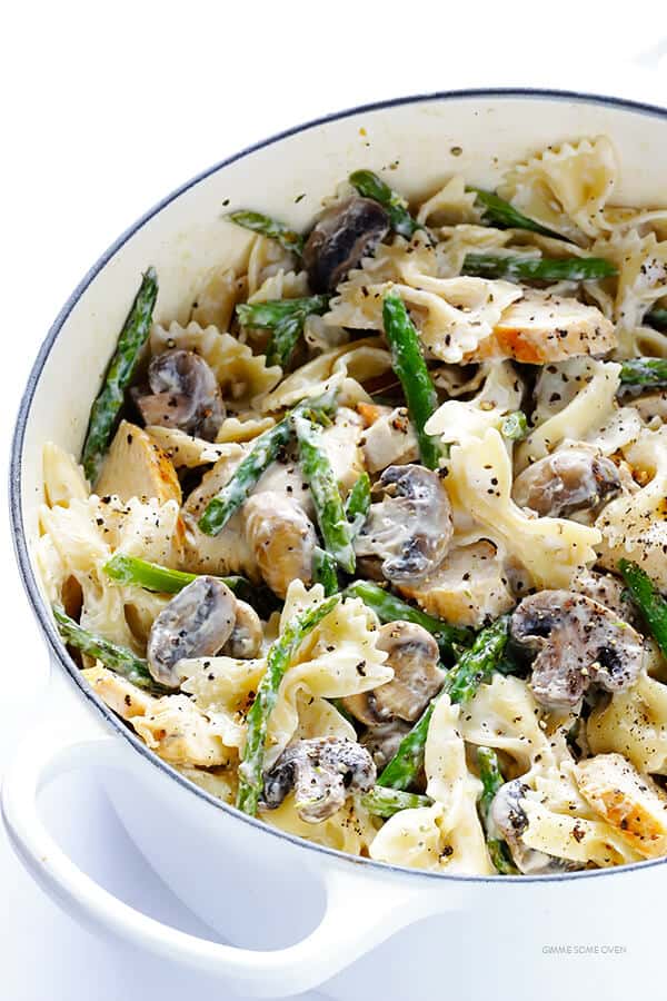 Pasta with Goat Cheese, Chicken, Asparagus & Mushrooms | gimmesomeoven.com