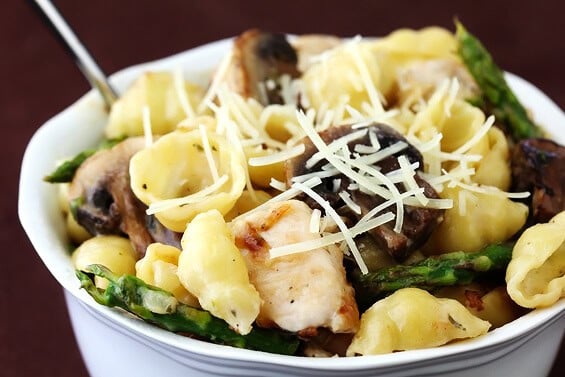Pasta with Mushrooms, Asparagus, & Goat Cheese | gimmesomeoven.com