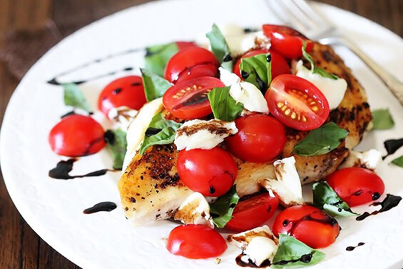 Chicken Caprese | gimmesomeoven.com