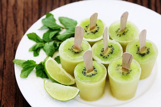 Kiwi Mojito Popsicles | gimmesomeoven.com