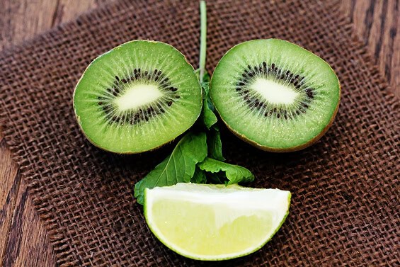 Kiwi Mojito Popsicles | gimmesomeoven.com