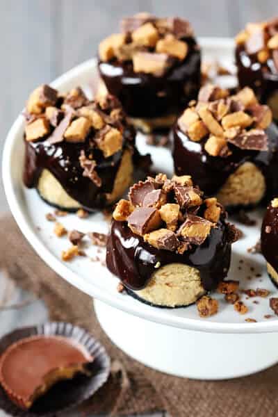 Reese's Peanut Butter Chocolate Mini Cheesecakes {Gimme Some Oven}