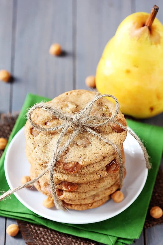 Caramel Pear Cookies | gimmesomeoven.com