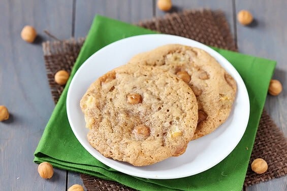 Caramel Pear Cookies | gimmesomeoven.com