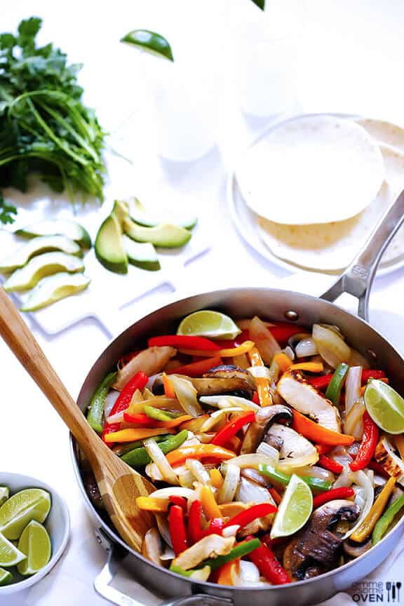 Margarita Chicken Fajitas + Calphalon #Giveaway | gimmesomeoven.com Margarita Chicken Fajitas + Calphalon #Giveaway | gimmesomeoven.com