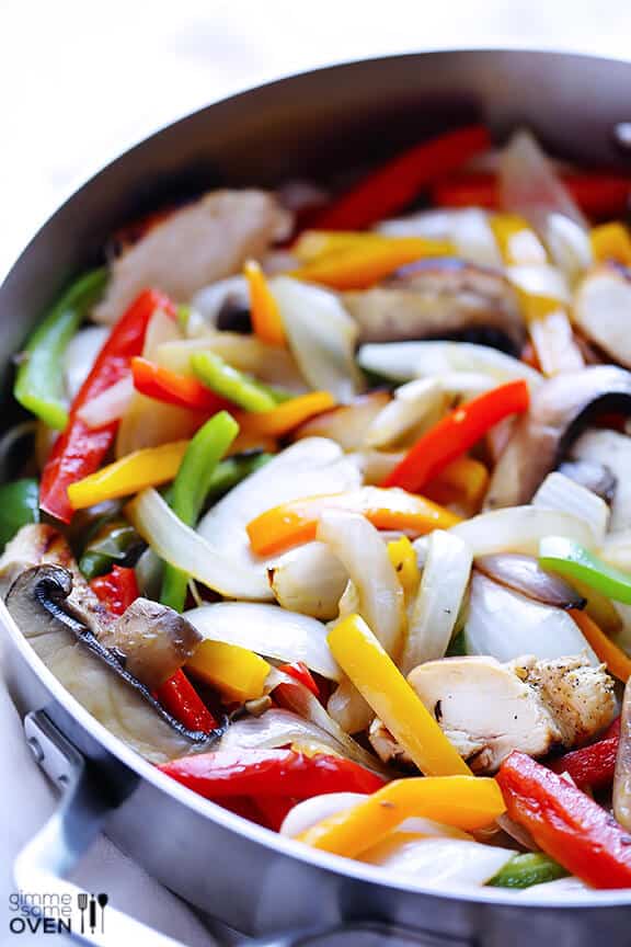 Margarita Chicken Fajitas + Calphalon #Giveaway | gimmesomeoven.com Margarita Chicken Fajitas + Calphalon #Giveaway | gimmesomeoven.com