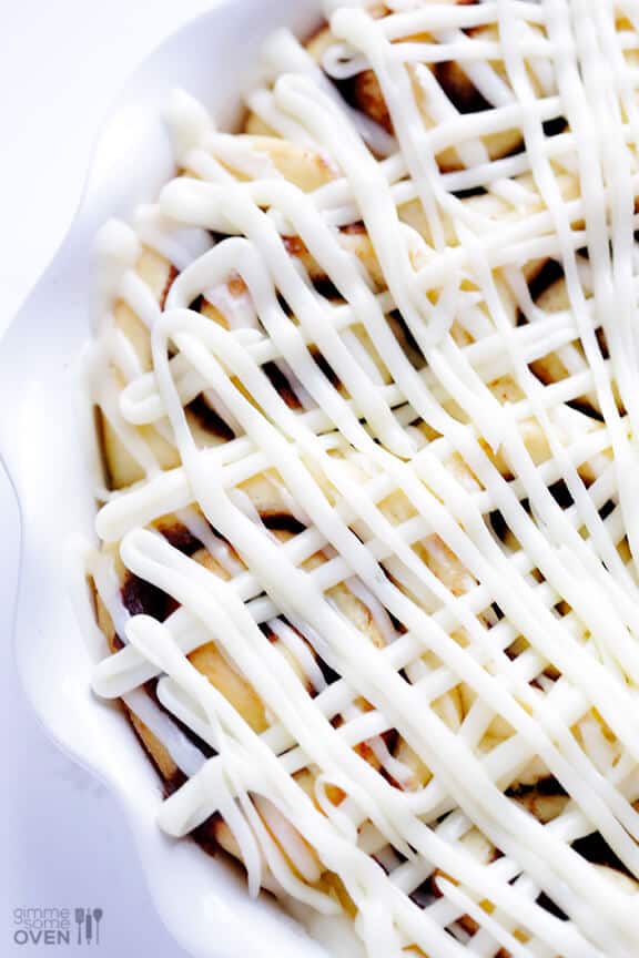 1-Hour Easy Cinnamon Rolls Recipe | gimmesomeoven.com 1-Hour Easy Cinnamon Rolls Recipe | gimmesomeoven.com