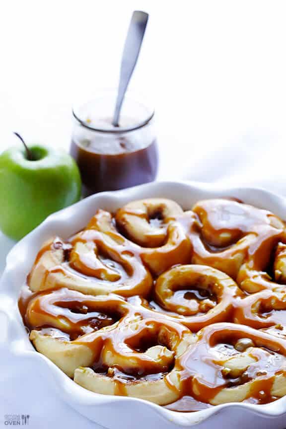Caramel Apple Cinnamon Rolls | gimmesomeoven.com Caramel Apple Cinnamon Rolls | gimmesomeoven.com