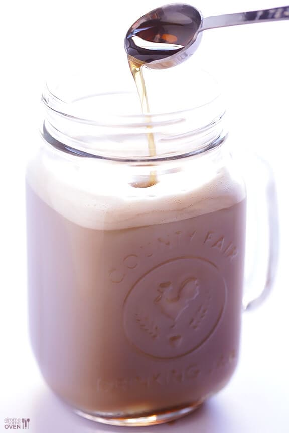 Maple Latte Recipe | gimmesomeoven.com Maple Latte Recipe | gimmesomeoven.com