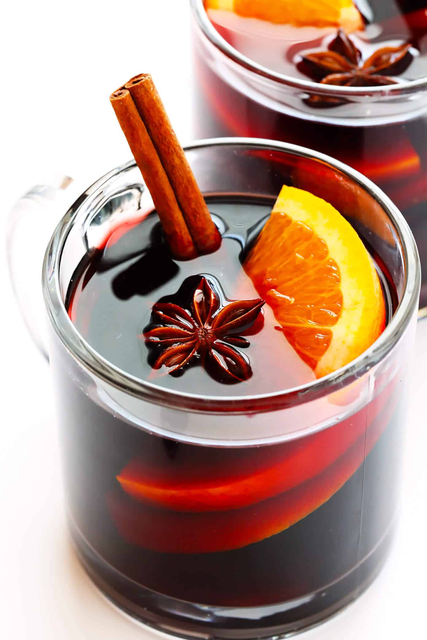 My favorite easy mulled wine recipe! It's quick and easy to prep, naturally sweetened, and made with the most delicious warming spices. | Gimme Some Oven #mulled #wine #cocktail #gluhwein #cocktail #drink #holiday #entertaining #thanksgiving #christmas Mulled Wine Recipe