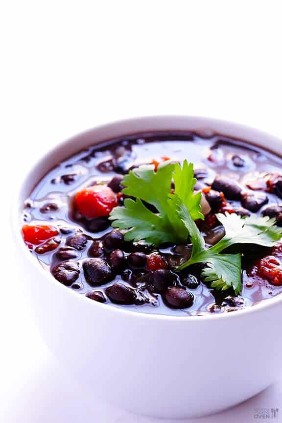 5 Ingredient Black Bean Soup Recipe -- full of amazing flavor, and ready to go in just 20 minutes! gimmesomeoven.com 5 Ingredient Black Bean Soup Recipe -- full of amazing flavor, and ready to go in just 20 minutes! gimmesomeoven.com