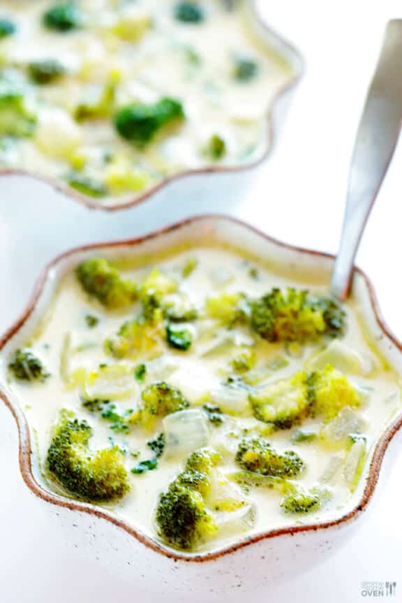 5-Ingredient Broccoli Cheese Soup Recipe | gimmesomeoven.com 5-Ingredient Broccoli Cheese Soup Recipe | gimmesomeoven.com