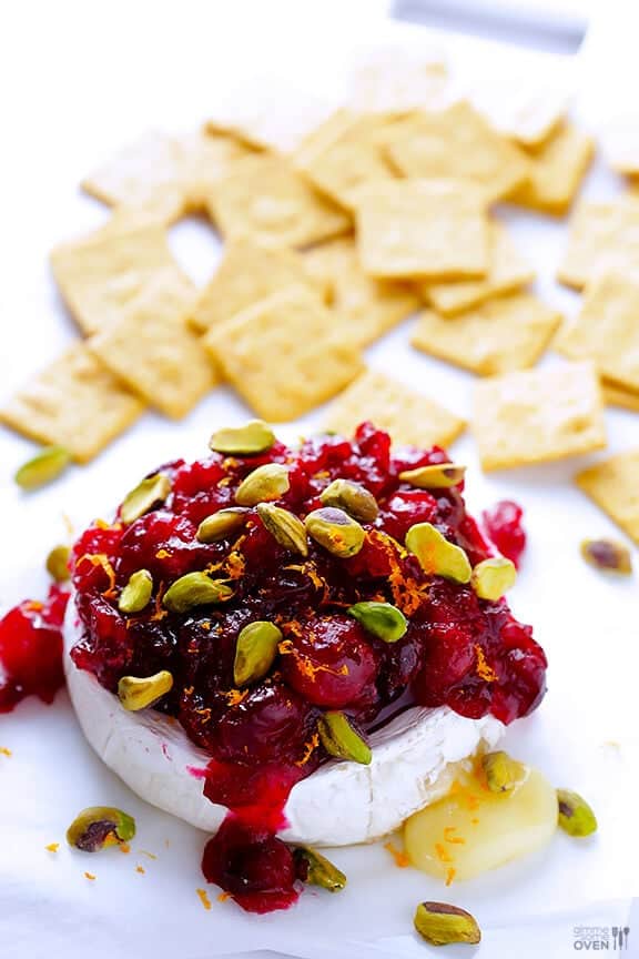 Cranberry Pistachio Baked Brie | gimmesomeoven.com Cranberry Pistachio Baked Brie | gimmesomeoven.com