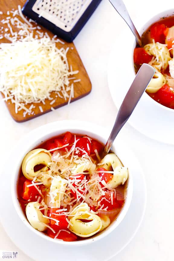 5 Ingredient Easy Tortellini Soup | gimmesomeoven.com 5 Ingredient Easy Tortellini Soup | gimmesomeoven.com