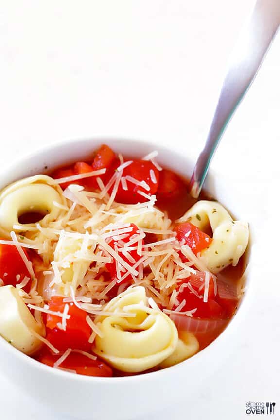 5 Ingredient Easy Tortellini Soup | gimmesomeoven.com 5 Ingredient Easy Tortellini Soup | gimmesomeoven.com