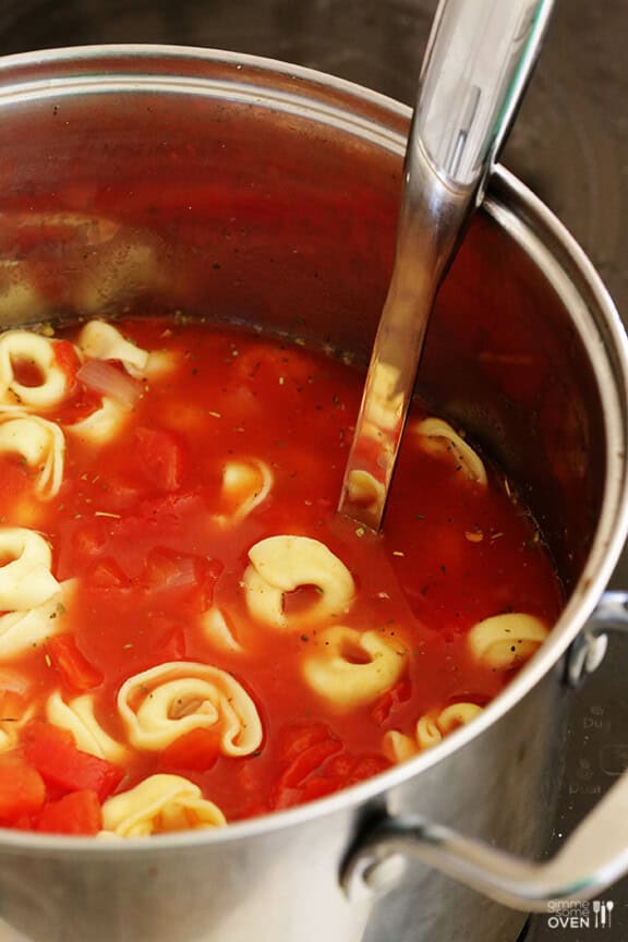 5 Ingredient Easy Tortellini Soup | gimmesomeoven.com 5 Ingredient Easy Tortellini Soup | gimmesomeoven.com