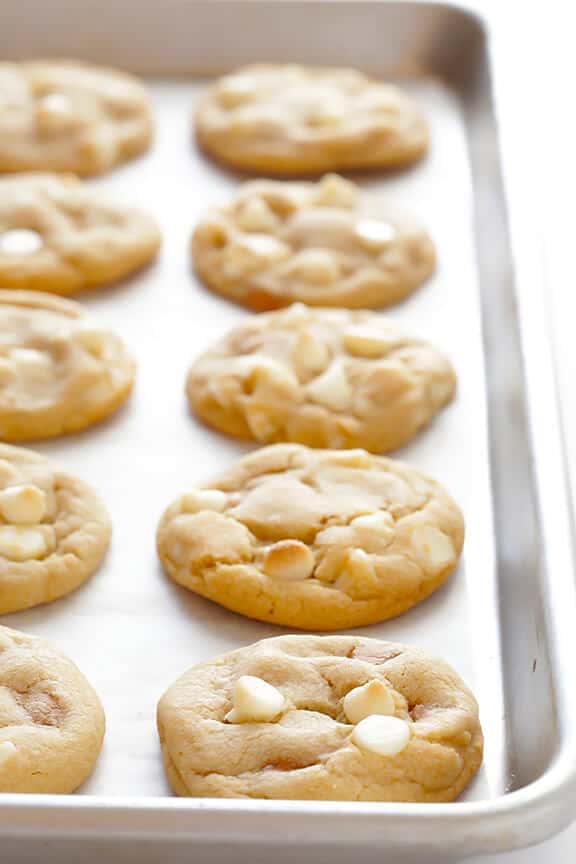 Caramel White Chocolate Cookies | gimmesomeoven.com Caramel White Chocolate Cookies | gimmesomeoven.com