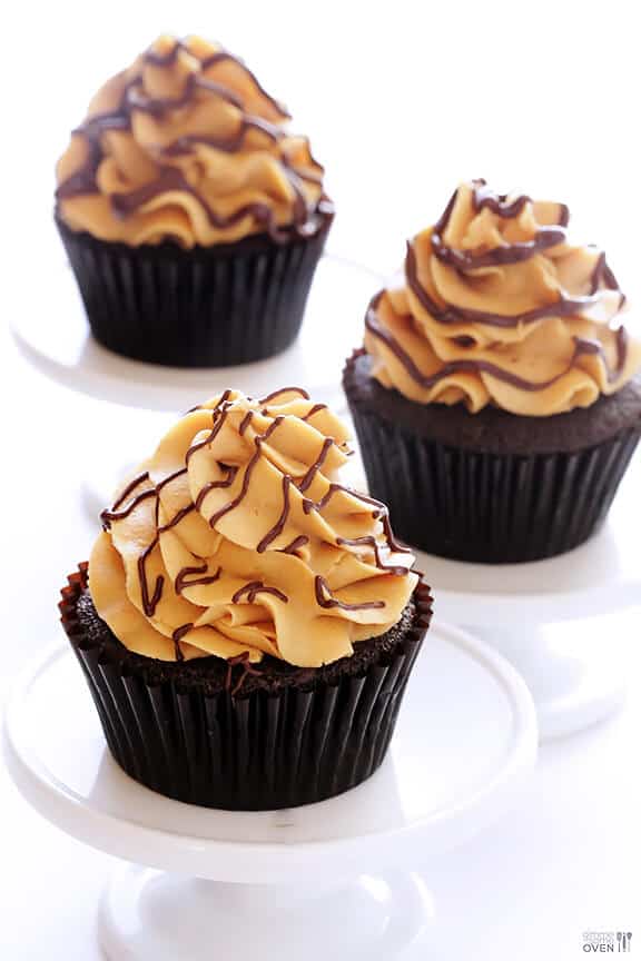Chocolate Peanut Butter Cupcakes Recipe (with step-by-step tutorial) | gimmesomeoven.com Chocolate Peanut Butter Cupcakes Recipe (with step-by-step tutorial) | gimmesomeoven.com