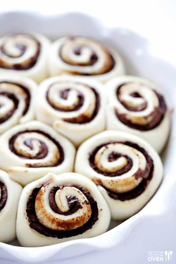 1-Hour Nutella Cinnamon Rolls Recipe | gimmesomeoven.com 1-Hour Nutella Cinnamon Rolls Recipe | gimmesomeoven.com