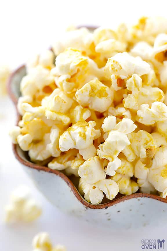 The BEST Butter-Free Popcorn (Nooch Popcorn) | gimmesomeoven.com #vegan The BEST Butter-Free Popcorn (Nooch Popcorn) | gimmesomeoven.com #vegan