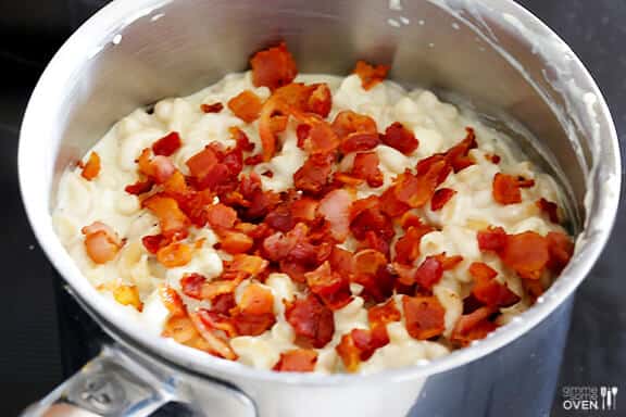 Blue Cheese and Bacon Macaroni and Cheese | gimmesomeoven.com Blue Cheese and Bacon Macaroni and Cheese | gimmesomeoven.com